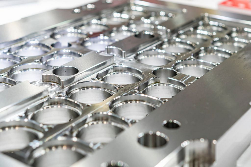 Comparative Analysis: Mold Processing Center Vs Ordinary CNC Milling Machine