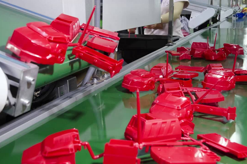How Does CNC Machining Help High-Precision Manufacturing Of Injection Molds?